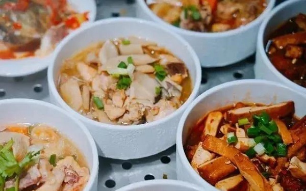 社區(qū)食堂訂餐能干嘛?是自己搭建訂餐平臺好還是加盟好？